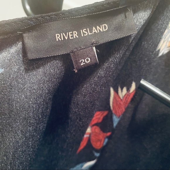 River Island | Cold Shoulder Floral Jumpsuit - Picture 11 of 11